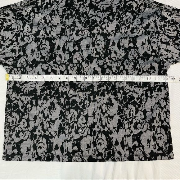 Siva Seventy Deluxe gray and black long sleeve top - Picture 8 of 12